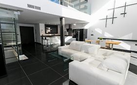 Casa Bulevar - Exclusiva casa muy moderna en zona tranquila